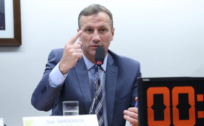 Pela proposta de Sanderson, indicados deverão ter formação superior compatível com o cargo e não ser inelegível - (Foto: Billy Boss/Câmara dos Deputados)