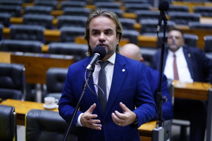 Eros Biondini, autor do projeto de lei - (Foto: Pablo Valadares/Câmara dos Deputados)