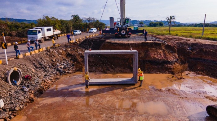 A construção da nova ponte deverá ser finalizada até o final do mês de julho -Foto: Edivan Rosa/EGR