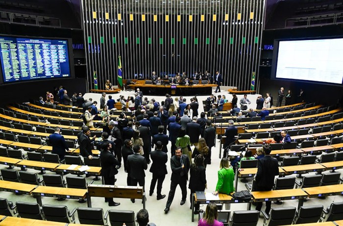Congresso aprova projeto que garante reajuste para forças de segurança do DF