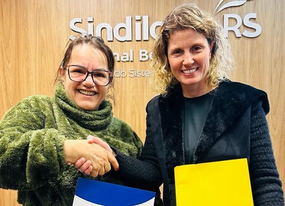 As presidentes dos Sindicatos assinaram a CCT 2023/2024 nesta quarta-feira, 19. Crédito: Divulgação