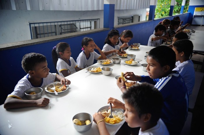 Hora da merenda em escola ribeirinha no interior do Amazonas - Foto: Tomaz Silva/ABr
