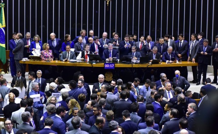 Reforma tributária recebeu 375 votos favoráveis no segundo turno - (Foto: Zeca Ribeiro/Câmara dos Deputados)