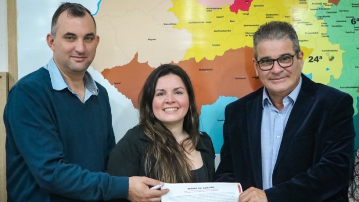 Com a assinatura de Encruzilhada do Sul, todas as 18 cidades que integram a 6ª CRE fazem parte do programa -Foto: Henrique Leite/Ascom Seduc