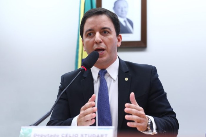 Para Célio Studart, medida irá ajudar a combater a impunidade - (Foto: Vinicius Loures/Câmara dos Deputados)