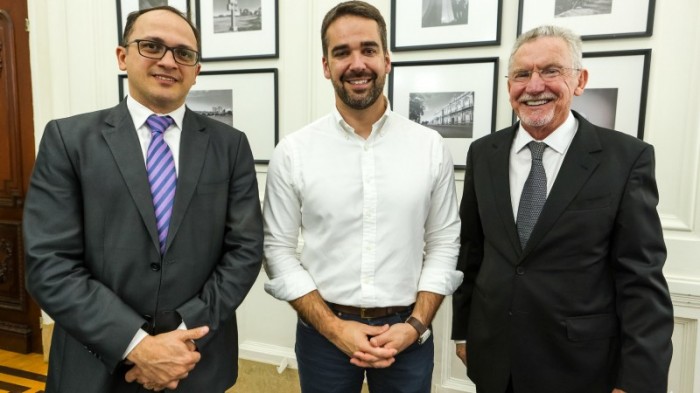 Jatene, Leite e Oppermann se reuniram no Palácio Piratini -Foto: Gustavo Mansur/Secom