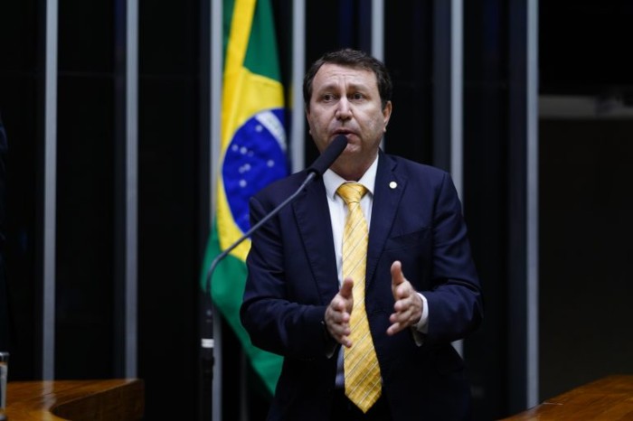 Para o autor, omitir realização de cirurgia modificadora de sexo é má-fé - (Foto: Pablo Valadares / Câmara dos Deputados)