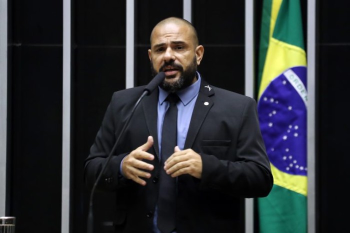 O deputado Sargento Portugal quer prestigiar esses profissionais - (Foto: Bruno Spada/Câmara dos Deputados)