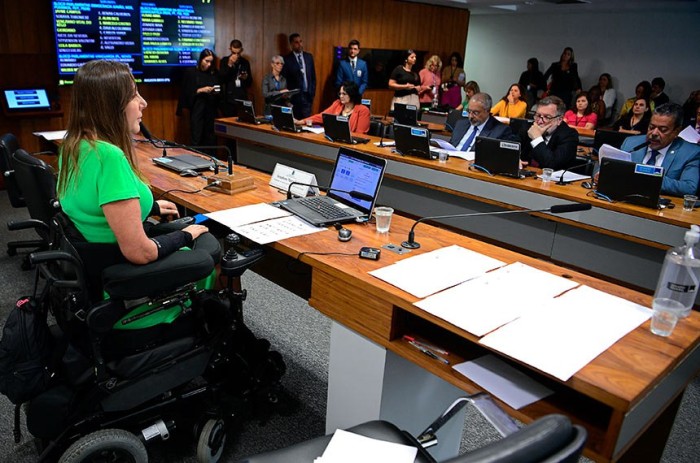 Vice-presidente da Comissão de Assuntos Sociais, Mara Gabrilli comanda reunião do colegiado, em maio - Foto: Pedro França/Agência Senado