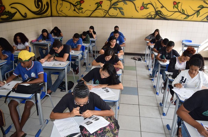 No tempo integral o aluno permanece na escola por pelo menos 7h/dia ou a 35h/semana em dois turnos - Foto: Suami Dias/GOVBA