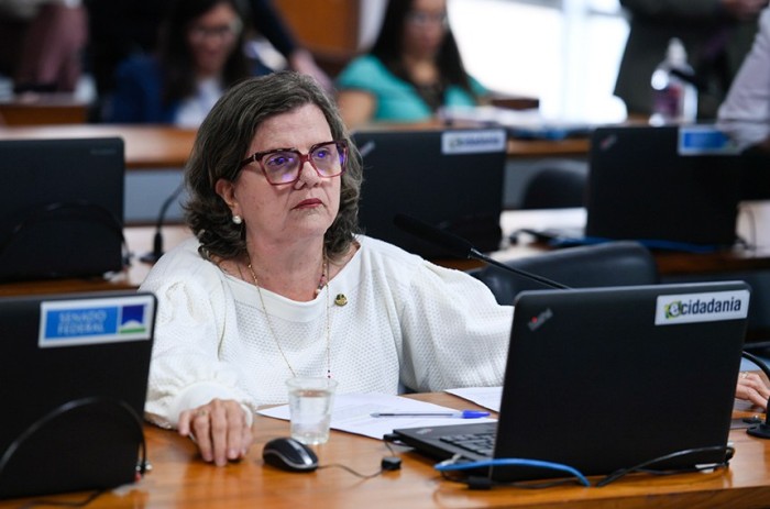 Para Teresa, o atendimento com equipamentos adequados faz parte dos princípios da universalidade da saúde - Foto: Edilson Rodrigues/Agência Senado
