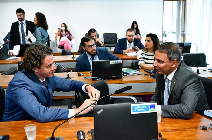 Favorável à proposta, Veneziano deixará a relatoria, que passará às mãos de Bittar, contrário ao PL 2.606/2021 - Foto: Geraldo Magela/Agência Senado