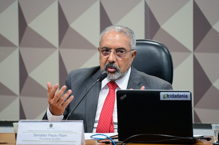 Presidente da CDH, Paulo Paim é autor do requerimento de audiência pública sobre os direitos dos ferroviários - Foto: Pedro França/Agência Senado