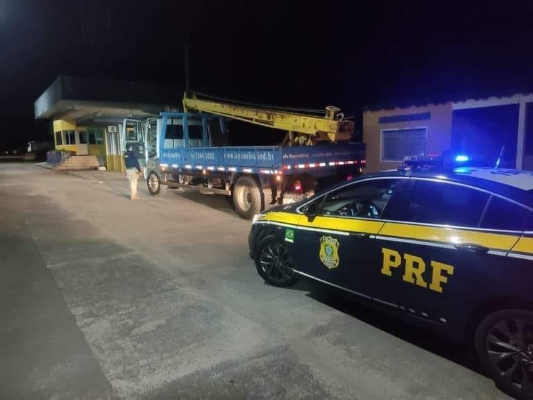 PRF recupera caminhão roubado em Garibaldi