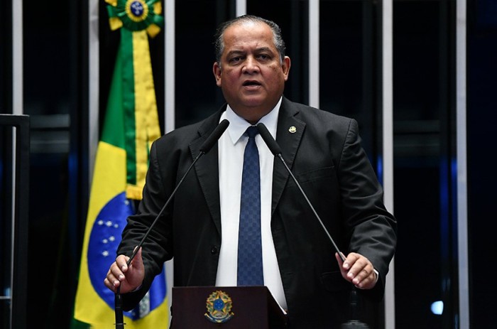 Eduardo Gomes defende debate sobre regulamentação da inteligência artificial