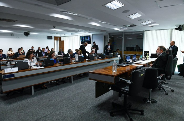 Projeto aprovado na CE previa originalmente medidas excepcionais em razão da covid-19, mas foi alterado para prever a ocorrrência de outras emergências sanitárias ou calamidades - Foto: Roque de Sá/Agência Senado