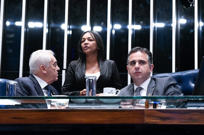 Relator da indicação, o senador Otto Alencar (à esq., com Eliziane Gama e Rodrigo Pacheco) defendeu aprovação na sessão desta terça - Foto: Jefferson Rudy/Agência Senado