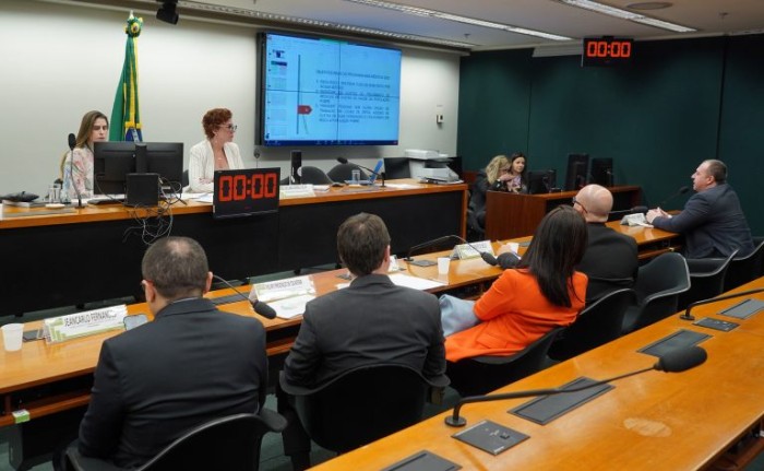 Debate foi realizado na Comissão de Fiscalização Financeira e Controle - (Foto: Will Shutter / Câmara dos Deputados)