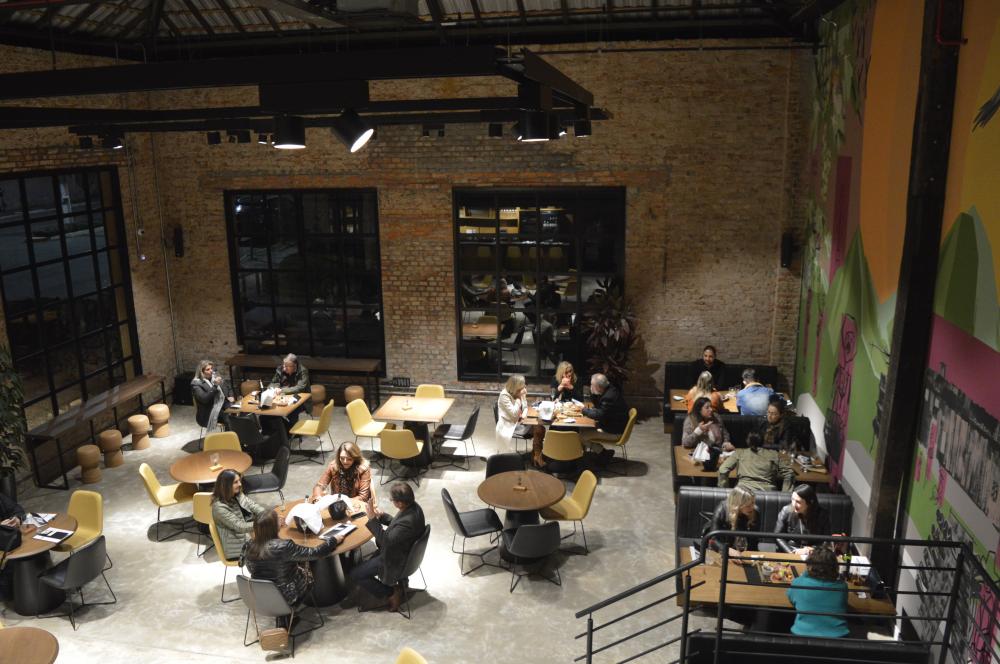 Garibaldi Winebar é opção de happy hour e encontro com os amigos