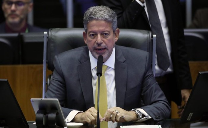 Lira preside a sessão de votação do projeto que muda a Lei de Cotas - (Foto: Bruno Spada/Câmara dos Deputados)