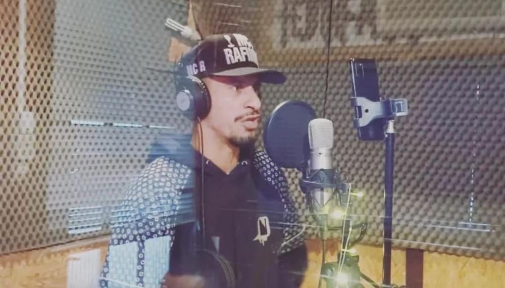 Há dois anos MC Rafinha entrou no mundo da música e encontrou um novo sentido para sua vida. Crédito: Arquivo Pessoal 