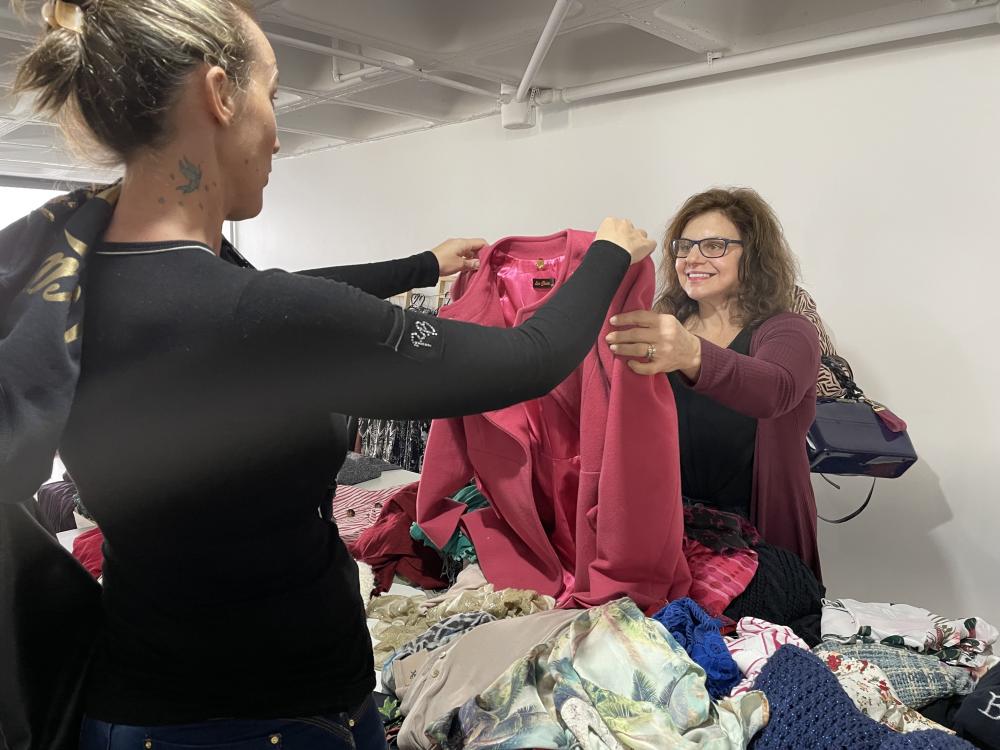 Liga de Combate ao Câncer de Bento Gonçalves promove brechó solidário até sábado (12)