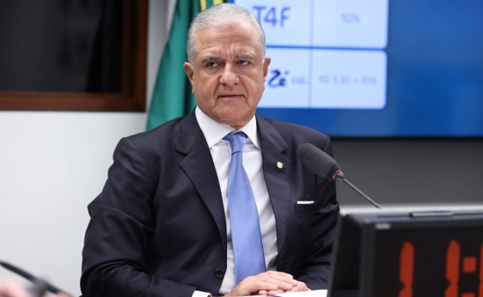 Lopes: projeto cria um desincentivo econômico claro ao comércio de mercadorias de origem duvidosa - (Foto: Myke Sena / Câmara dos Deputados)