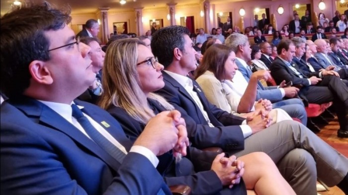 A titular da SPGG, segunda da esquerda para a direta, representou o governador do RS no lançamento do Novo PAC nesta sexta -Foto: Romero Pimentel/SPGG