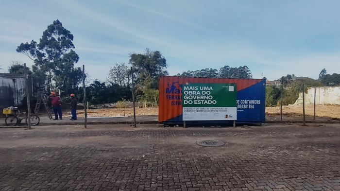 A fase inicial da obra estão sendo feitas a mobilização de equipes, limpeza, terraplanagem e instalação de canteiro e tapumes -Foto: Rafael Damiani/SOP