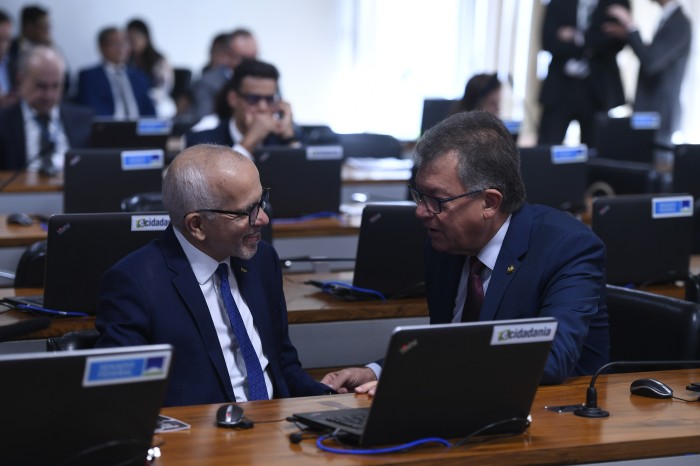 Prefeito de Aracaju, Edvaldo Nogueira (esq), e Laércio Oliveira, relator - Foto: Edilson Rodrigues/Agência Senado