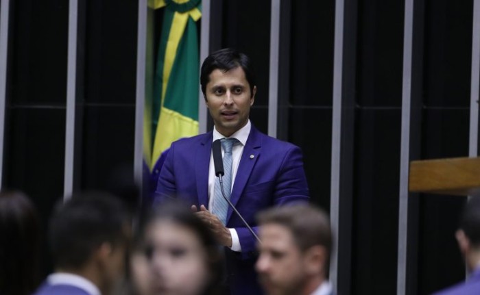 Duarte Jr.: empoderamento de pessoas com deficiência em peças publicitárias é medida justa - (Foto: Bruno Spada/Câmara dos Deputados)