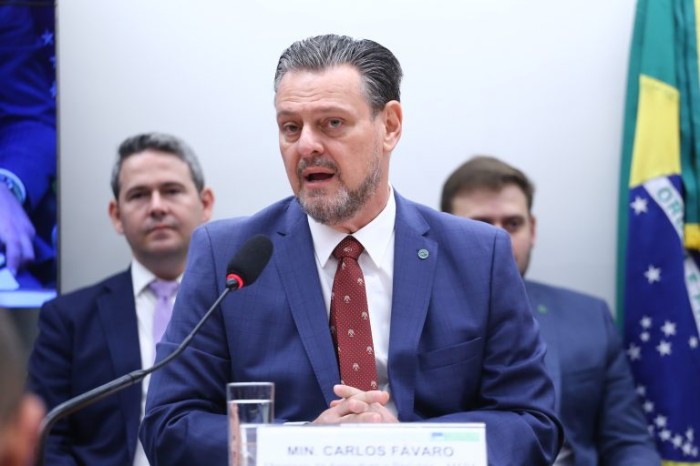 Carlos Fávaro deve falar sobre providências da pasta em relação ao MST - (Foto: Vinicius Loures/Câmara dos Deputados)