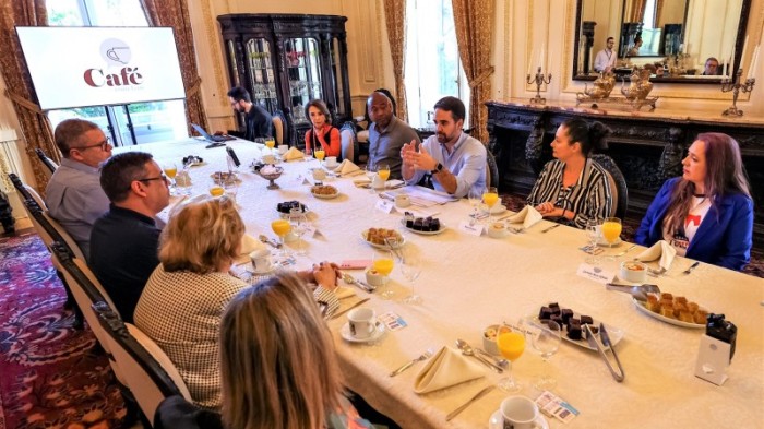 Leite disse que deseja conhecer melhor a realidade das escolas no dia a dia e que encaminhará as demandas surgidas no encontro. -Foto: Gustavo Mansur/Secom