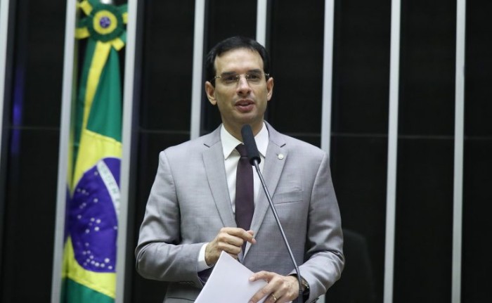Leo Prates recomendou a aprovação da proposta - (Foto: Bruno Spada/Câmara dos Deputados)