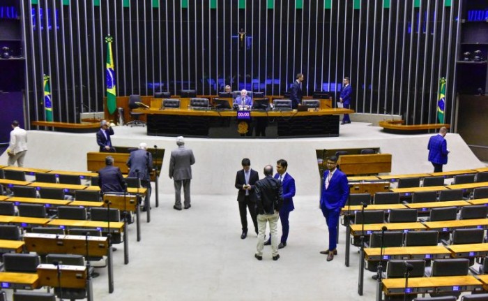 Deputados em sessão do Plenário - (Foto: Zeca Ribeiro/Câmara dos Deputados)