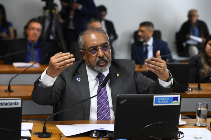 Paim: não há razão que impeça a unificação do prazo de recolhimento das contribuições ao INSS e ao FGTS - Foto: Roque de Sá/Agência Senado