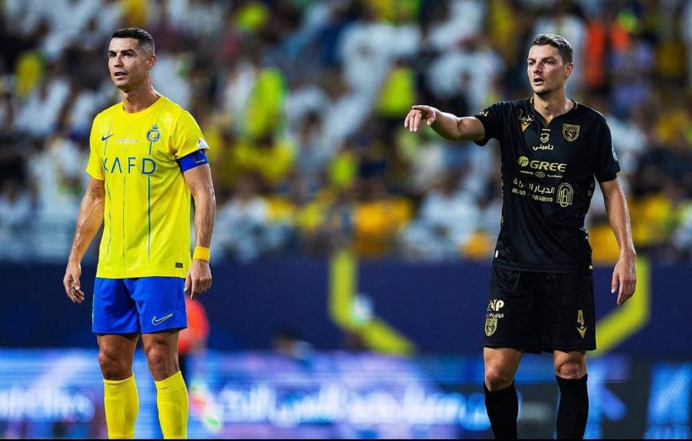 Time de Girotto desbancou o Al Nassr, de Cristiano Ronaldo e cia, fora de casa / Foto: Al Taawon/Divulgação 