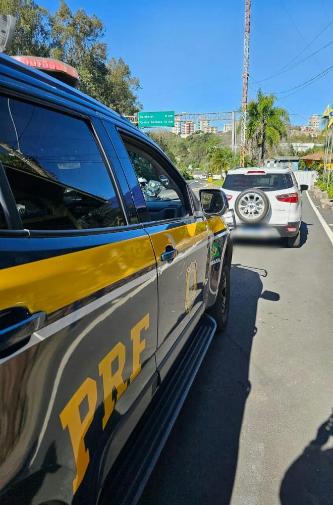 PRF prende foragida da justiça em Bento Gonçalves