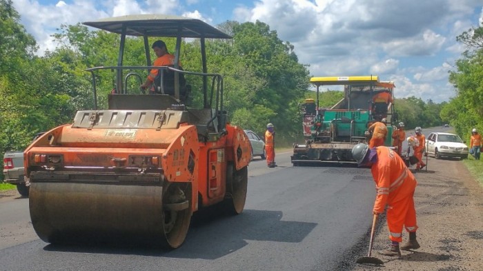 Trabalhos incluem execução de manutenção asfáltica e implantação de sinalização viária, entre outros -Foto: Raphael Nunes/EGR
