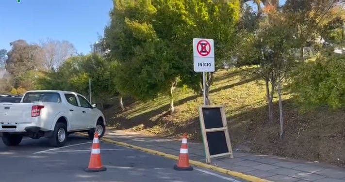 Prefeitura retira mais de 200 vagas de estacionamento na Alameda Fenavinho