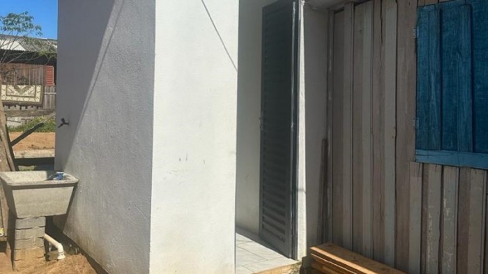 O programa já entregou 55 banheiros este ano, dez em Venâncio Aires e 36 em Canoas -Foto: Árima Stock/Ascom Sehab