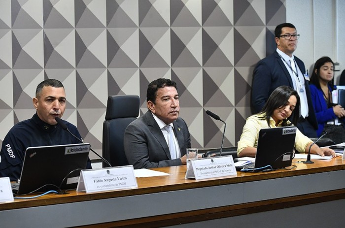 O coronel Fábio Augusto Vieira se recusou a assumir o compromisso de dizer a verdade - Foto: Geraldo Magela/Agência Senado