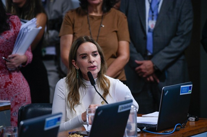 Daniella Ribeiro apresentou novo relatório para a PEC 10/2022, suprimindo a coleta remunerada de plasma - Foto: Edilson Rodrigues/Agência Senado