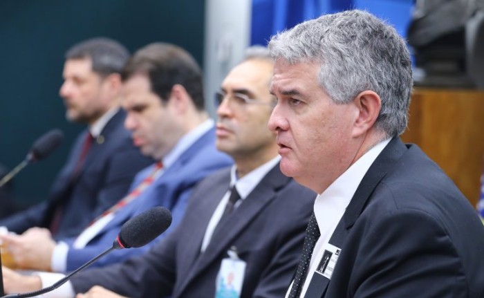 Otávio Damaso (D) em reunião da CPI das Pirâmides Financeiras - (Foto: Vinicius Loures/Câmara dos Deputados)
