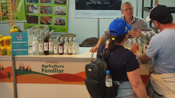O evento é a oportunidade para os produtores exporem seus mais diversos produtos. Crédito: Divulgação