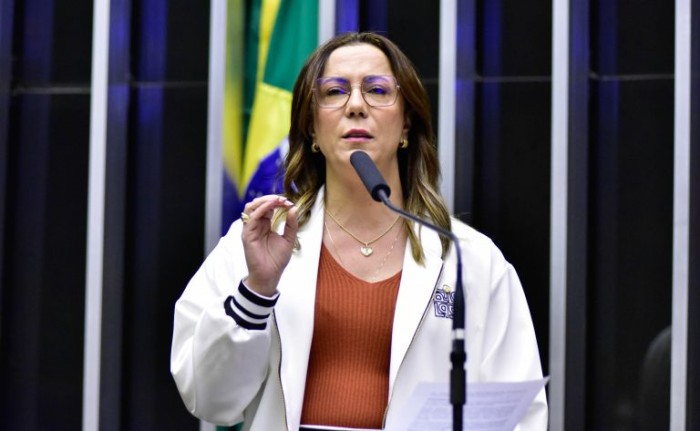 Delegada Katarina, relatora da proposta - (Foto: Zeca Ribeiro/Câmara dos Deputados)