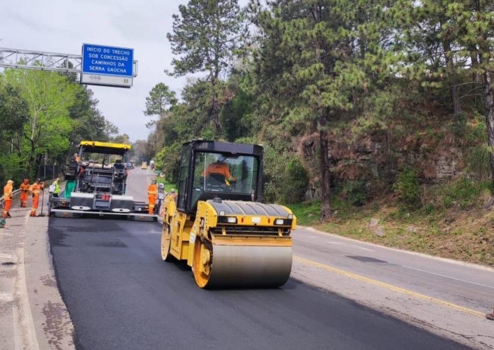 Equipes da CSG trabalham para recuperar os trechos da BR 470 no acesso ao Vale dos Vinhedos - Foto: Divulgação