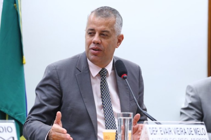 Segundo Evair Vieira de Melo, proposta vai corrigir omissão da regulamentação - (Foto: Vinicius Loures/Câmara dos Deputados)