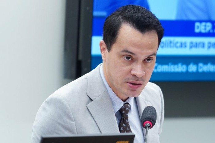 Zé Haroldo Cathedral apresentou substitutivo ao projeto - (Foto: Pablo Valadares / Câmara dos Deputados)