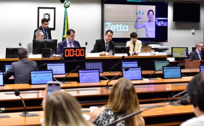 Karen Duque (D): vantagem dos ativos digitais é que todas as movimentações são registradas - (Foto: Zeca Ribeiro / Câmara dos Deputados)